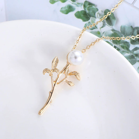 Wholesale Alloy Natural Pearl Plant Flowers Long Necklace Pendant For Women With Electroplating Treatment