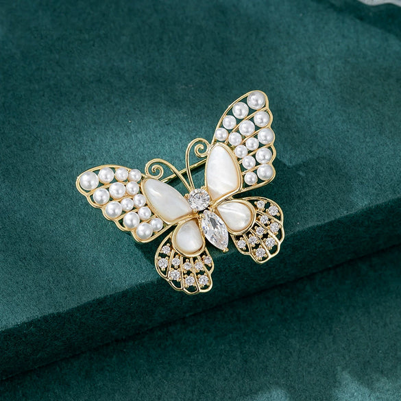 Wholesale Alloy Pearl Butterfly Flower Brooch For Women With Electroplating Design