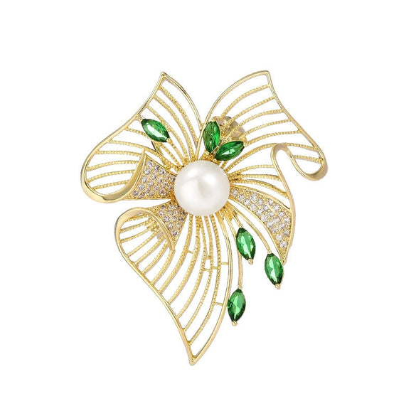 Wholesale Alloy Pearl Flower Brooch For Women With Electroplating Treatment Natural Style