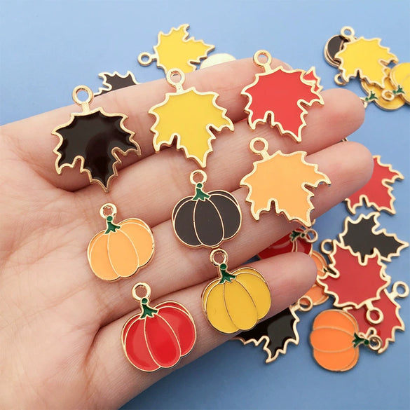 Wholesale Alloy Pendant Accessories With Simple Style Leaf Pattern And Dripping Oil Technology