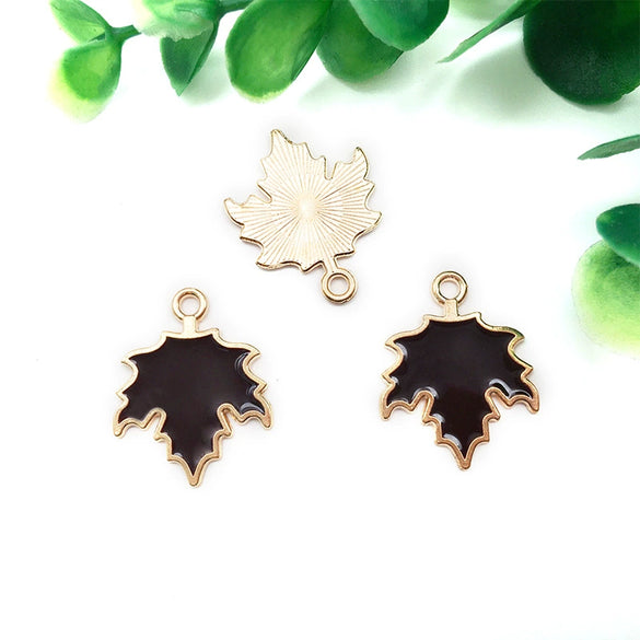 Wholesale Alloy Pendant Accessories With Simple Style Leaf Pattern And Dripping Oil Technology