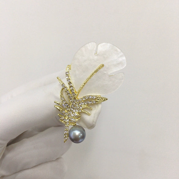 Wholesale Alloy Resin Feather Pearl Corsage Brooch With Wheat Ears Pattern For Women