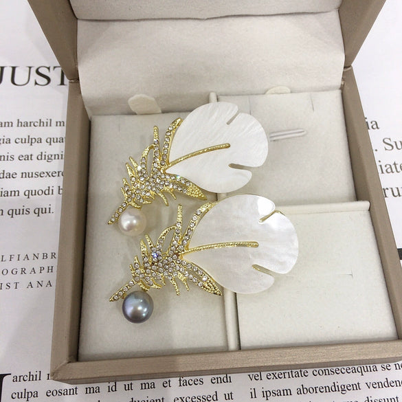 Wholesale Alloy Resin Feather Pearl Corsage Brooch With Wheat Ears Pattern For Women