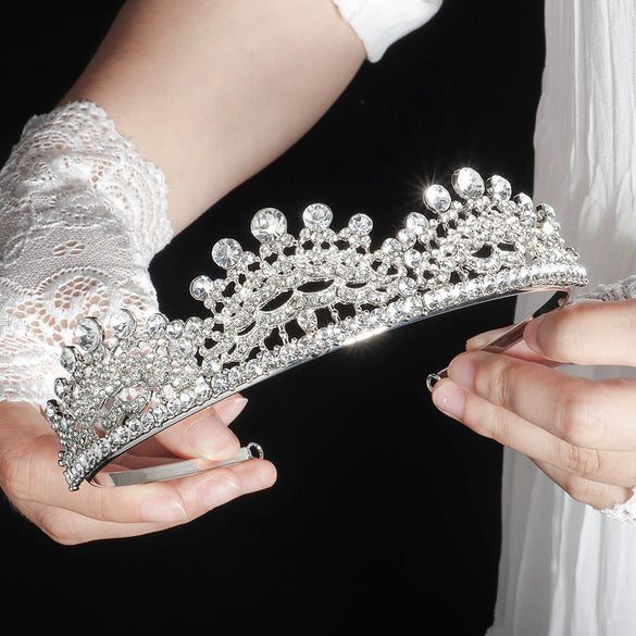 Wholesale Alloy Retro Baroque Style Flower Patterned Electroplated Women's Crown For Children's Birthday And Wedding Photography As Wedding Dress Accessories