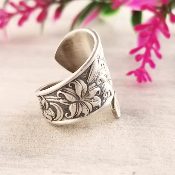 Wholesale Alloy Retro Exaggerated Flower Ring For Women With Ancient Law Treatment
