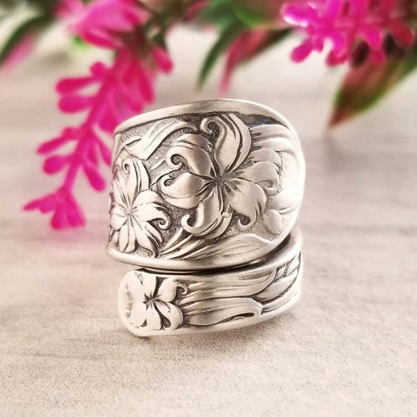 Wholesale Alloy Retro Exaggerated Flower Ring For Women With Ancient Law Treatment