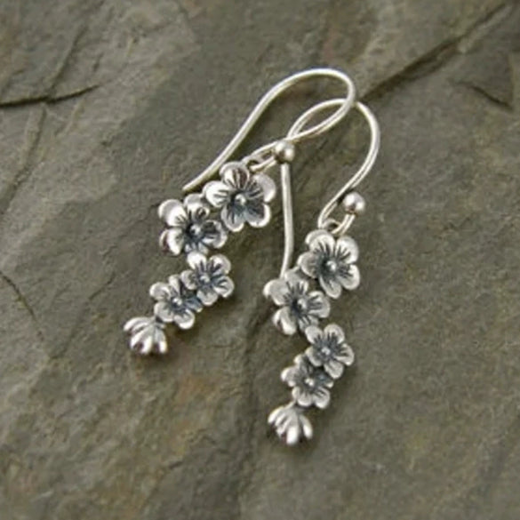 Wholesale Alloy Retro Flower Pattern Electroplated Women's Earrings