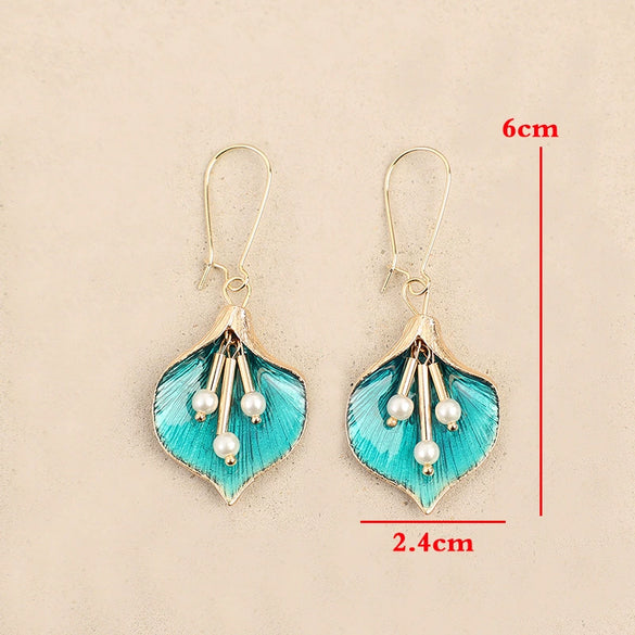 Wholesale Alloy Retro Style Flower Earrings With Electroplating For Women