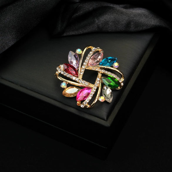 Wholesale Alloy Rhinestoneencrusted Geometric And Flower Brooches For Scarves With Electroplating