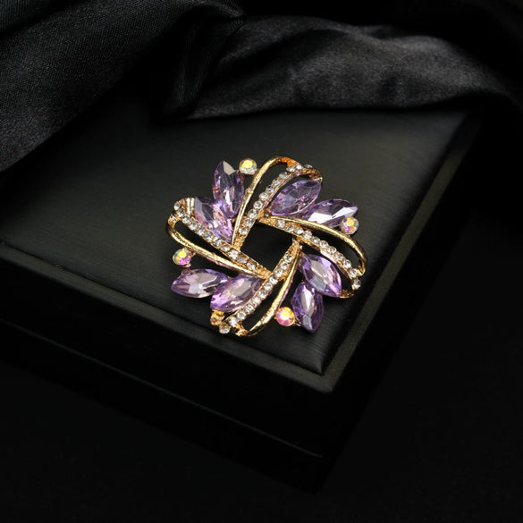 Wholesale Alloy Rhinestoneencrusted Geometric And Flower Brooches For Scarves With Electroplating