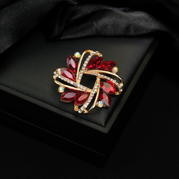 Wholesale Alloy Rhinestoneencrusted Geometric And Flower Brooches For Scarves With Electroplating