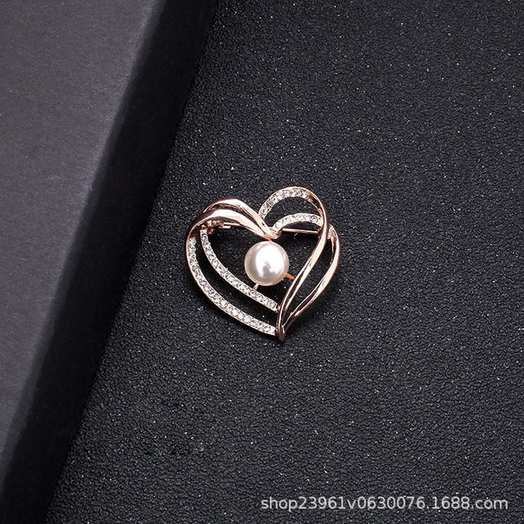 Wholesale Alloy Rose Flower Brooch Electroplated Pearl Jewelry Accessories For Women Retro Luxury Style