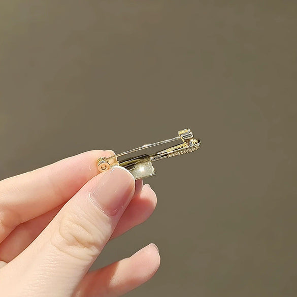 Wholesale Alloy Shovelshaped Electroplated Brooch For Women