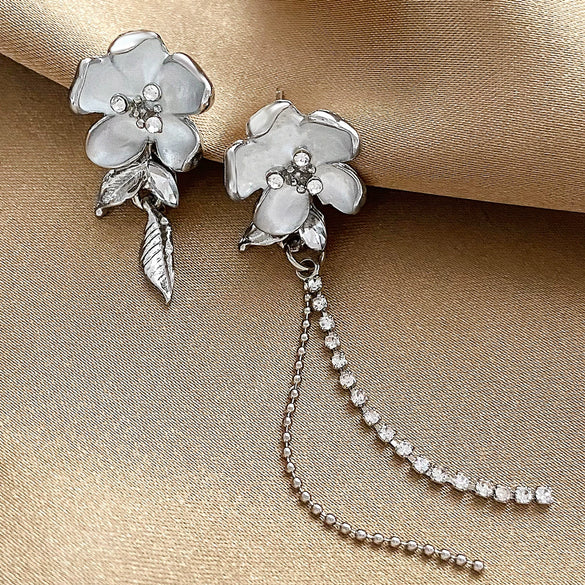 Wholesale Alloy Stud Earrings Women's Geometric And Flower Style Electroplated