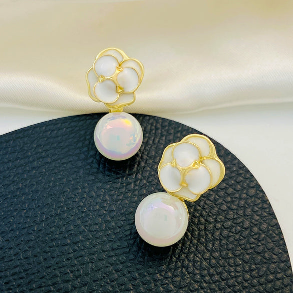 Wholesale Alloy Stud Earrings Women's Geometric And Flower Style Electroplated