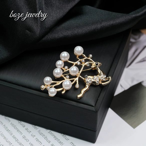 Wholesale Animal Style Zinc Alloy Rhinestone Pearl Electroplated Brooch For Women And Unisex As Scarf Buckle And Corsage Accessories