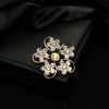 Wholesale Antilight Brooch Zinc Alloy Flowershaped Electroplated Unisex Decorative Pin