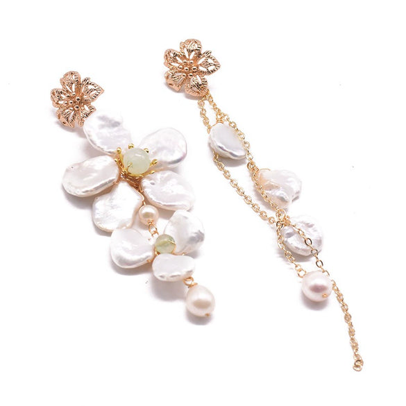 Wholesale Baroque Asymmetrical Earrings With Natural Pearl Flower Tassel Retro Temperament Metal Material And Electroplating Design
