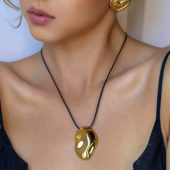 Wholesale Black Rope Titanium Steel And Stainless Steel Jewelry Necklace With Geometric Design And Electroplating For Women