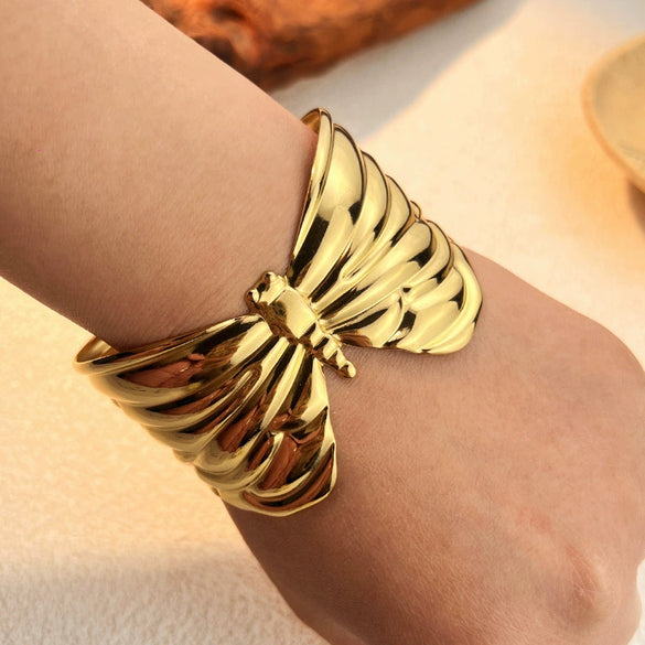Wholesale Bracelet Stainless Steel Retro Geometric Hydraulic Opening Hollow Flower Electroplated