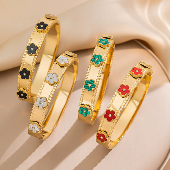 Wholesale Bracelet Titanium Steel Five Leaf Clover Diamond Light Luxury Geometric Gold Plated