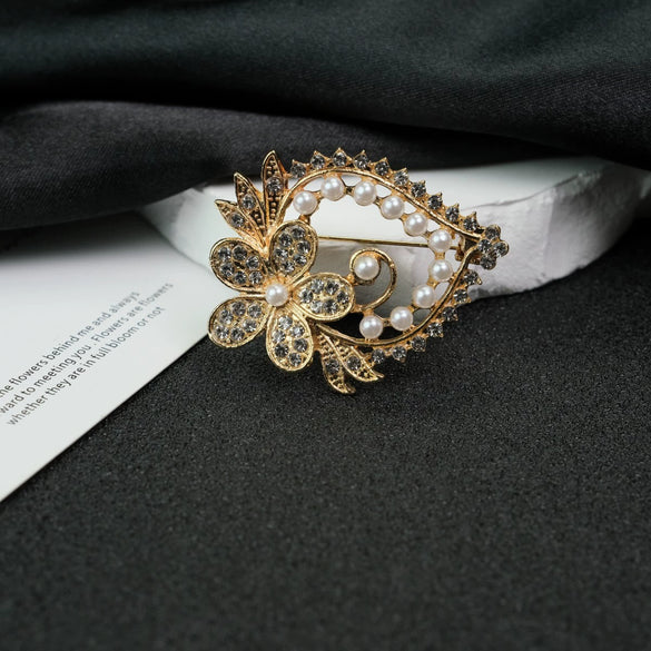 Wholesale Brooch Alloy Pearl Rhinestone Flower Heart Shape Animal Electroplated Unisex Accessory