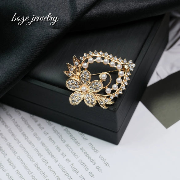 Wholesale Brooch Alloy Pearl Rhinestone Flower Heart Shape Animal Electroplated Unisex Accessory