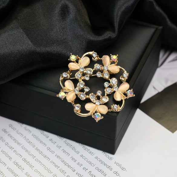 Wholesale Brooch Zinc Alloy Geometric Animal Flower Bow Leaf Star Design Electroplating For Women