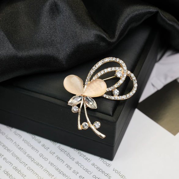 Wholesale Brooch Zinc Alloy Geometric Animal Flower Bow Leaf Star Design Electroplating For Women