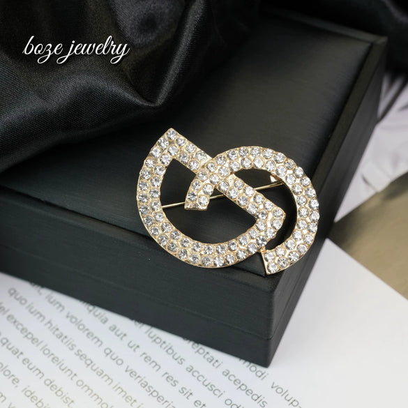 Wholesale Brooch Zinc Alloy Geometric Letter Style Electroplating Clothing Antirunning Pin Accessories For Women And Unisex