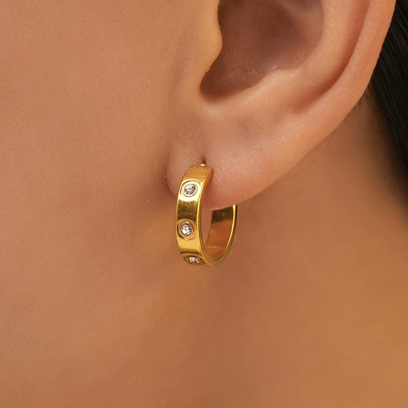 Wholesale C Shaped Zircon Earrings In Simple Cold Style 18K Gold Plated Titanium Steel Jewelry For Women With Geometric Styling And Electroplating Treatment