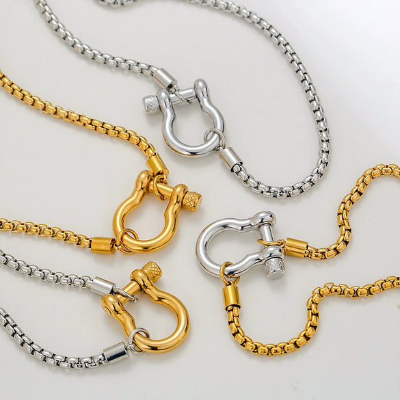 Wholesale Carabiner Necklace Stainless Steel Titanium Steel Geometric Style Electroplating For Men And Women