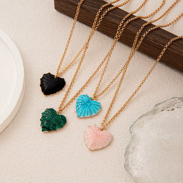 Wholesale Casual Geometric Electroplated Copper Heart Shape Pendant Necklace For Women