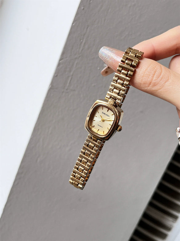 Wholesale Casual Metal Rectangular Quartz Watch For Female With Steel Band And Spiral Crown