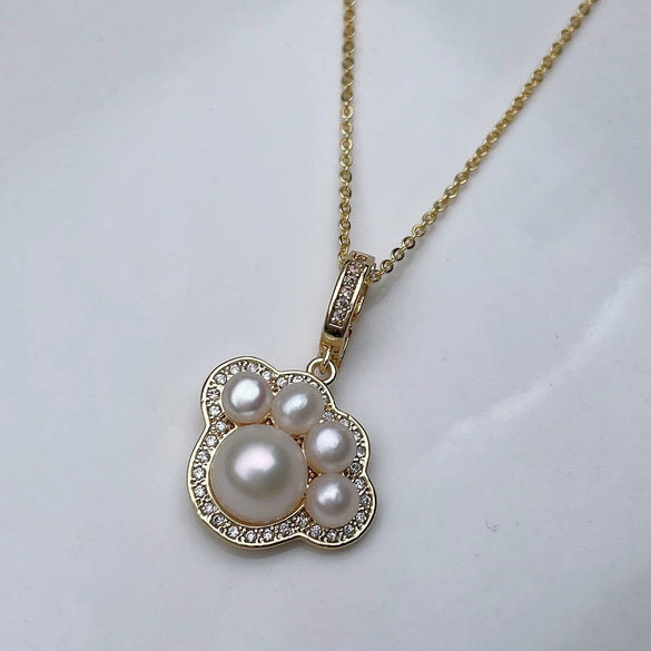 Wholesale Cat Claw Zircon Pendant Freshwater Pearl Sweater Chain For College Students Copper Alloy And Pearl Material