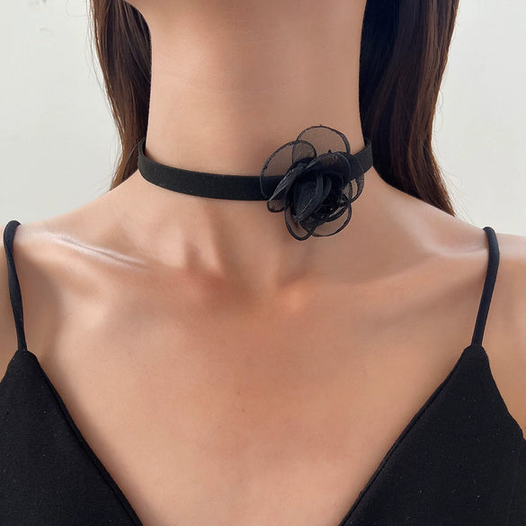 Wholesale Choker Necklace Retro Rose Flower Style Alloy Pendant Flannel Chain Cloth Material