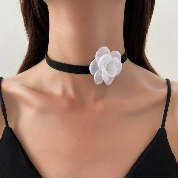 Wholesale Choker Necklace Retro Rose Flower Style Alloy Pendant Flannel Chain Cloth Material