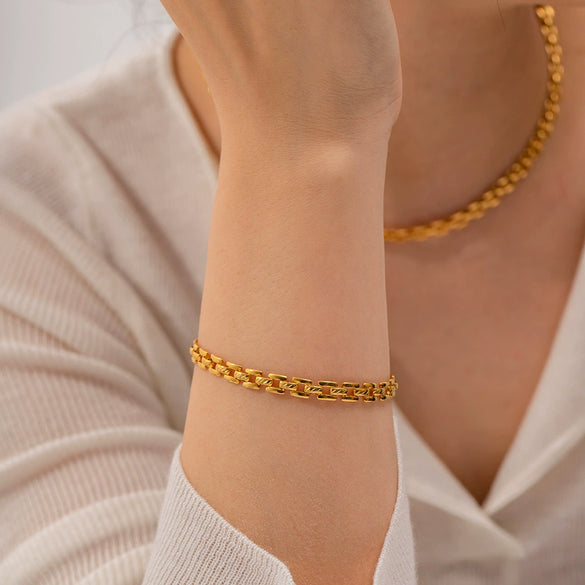 Wholesale Clavicle Chain Jewelry Geometric Style Titanium Steel And Stainless Steel Electroplated For Women