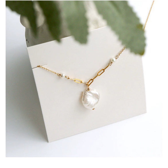 Wholesale Clavicle Chain Natural Seawater Baroque Petal Pearl Copper Alien Style