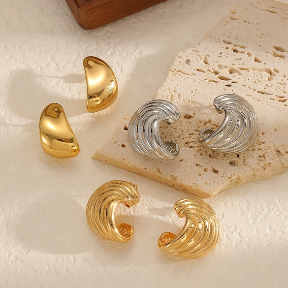 Wholesale Cold Style Geometric Stainless Steel Wingshaped Women's Earrings With Pvd Furnace Vacuum Real Gold Plating