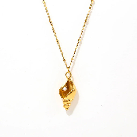 Wholesale Conch Inlaid Imitation Pearl Clavicle Necklace For Women Titanium Steel With 18K Real Gold Plated Geometric Pattern Electroplating Treatment