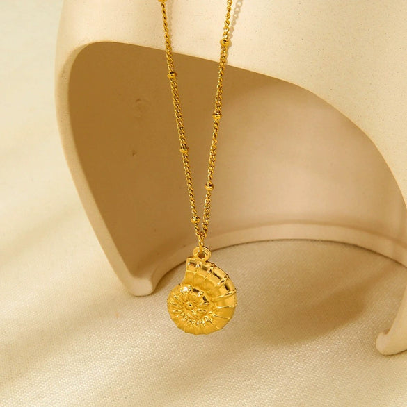 Wholesale Conch Pendant Stainless Steel 18K Gold Plated Necklace For Women Ocean Style Animal Zodiac Design