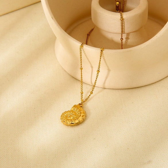 Wholesale Conch Pendant Stainless Steel 18K Gold Plated Necklace For Women Ocean Style Animal Zodiac Design