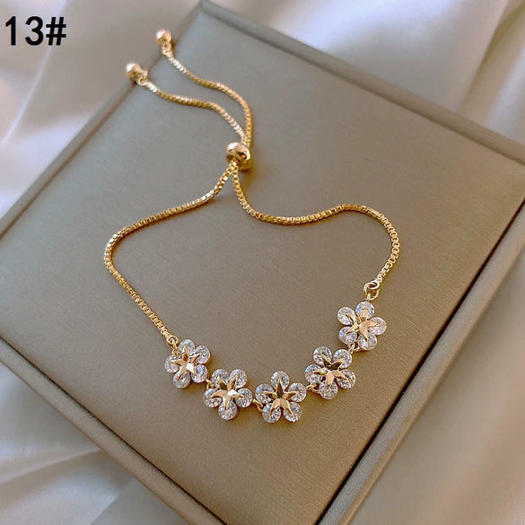 Wholesale Copper Alloy Emerald Crystal Bracelet With Flower Design And Real Gold Electroplated For Women In Geometric Popular Style