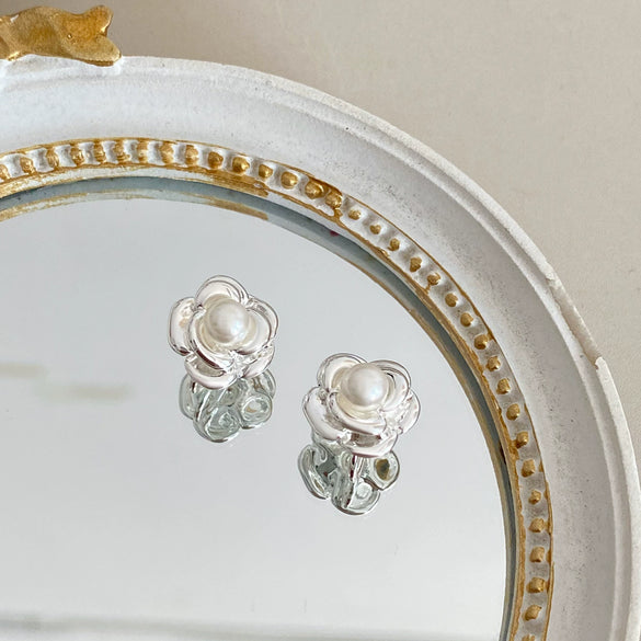 Wholesale Copper Ear Clips Retro Camellia Pearl Light Luxury Geometric Electroplated For Women