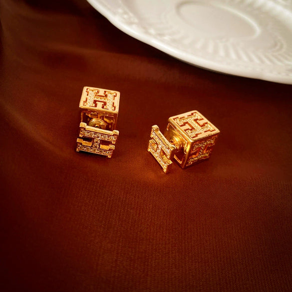 Wholesale Copper Earrings Geometric Letter Wiredrawing Electroplated Minimalist Style For Women
