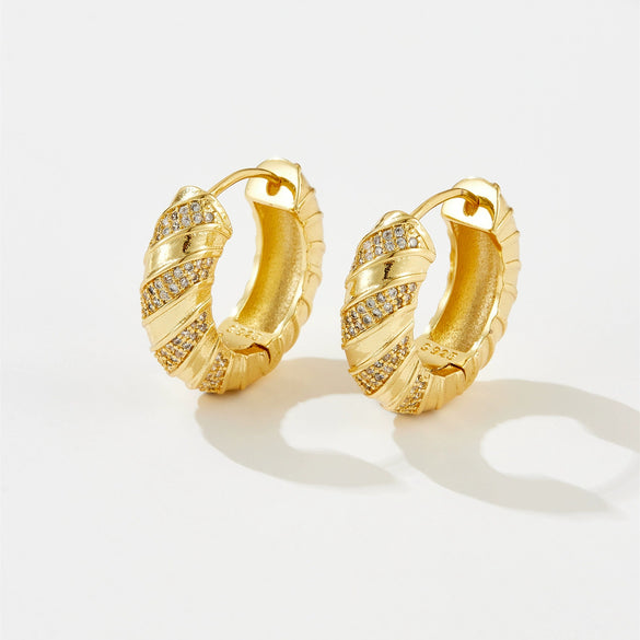 Wholesale Copper Earrings With Roll Wave Pattern Electroplated With Platinum And 18K Gold Set With Zircon Simple Allmatch Light Luxury Elegant Niche Design