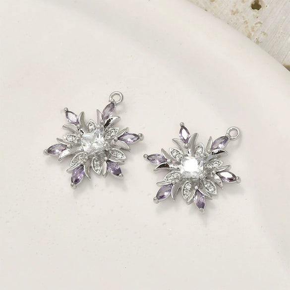 Wholesale Copper Electroplated Gold Christmas Geometric Snowflake Zirconium Pendant Jewelry Accessories