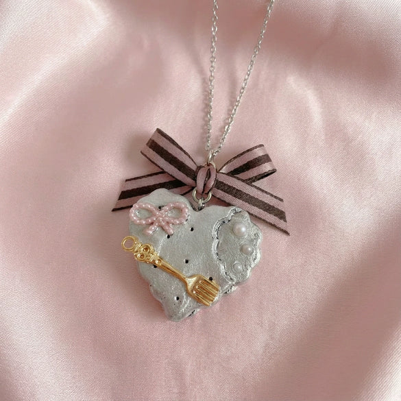 Wholesale Copper Electroplated Heart Shape Bow Tie Cookies Pendant Necklace For Girls