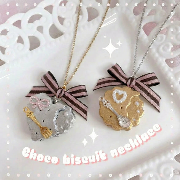Wholesale Copper Electroplated Heart Shape Bow Tie Cookies Pendant Necklace For Girls